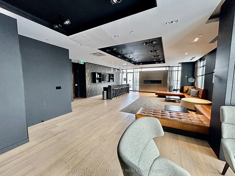 255 Bay St #910 — Photo 23