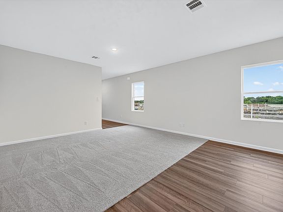 3rd image of 2128 Meadow Park Dr