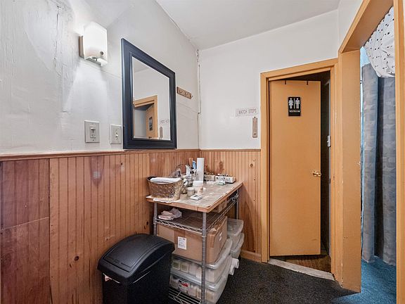 4th image of 293 GROVE ST