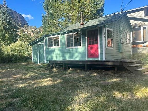 2nd image of 673 Minaret Rd