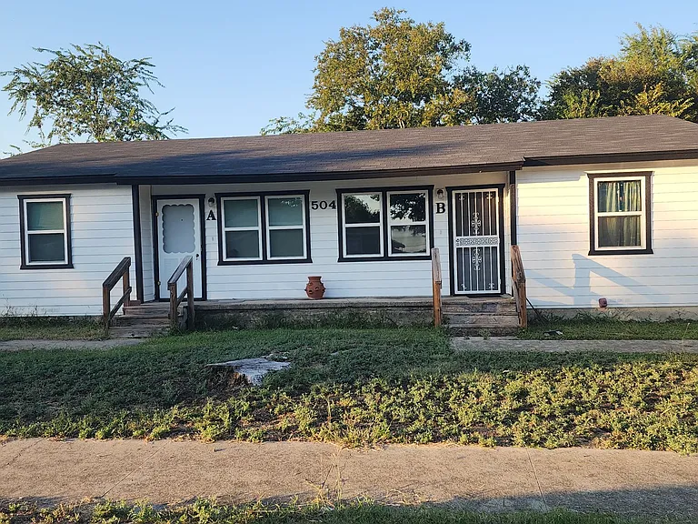 504 Highway Ave — Photo 1