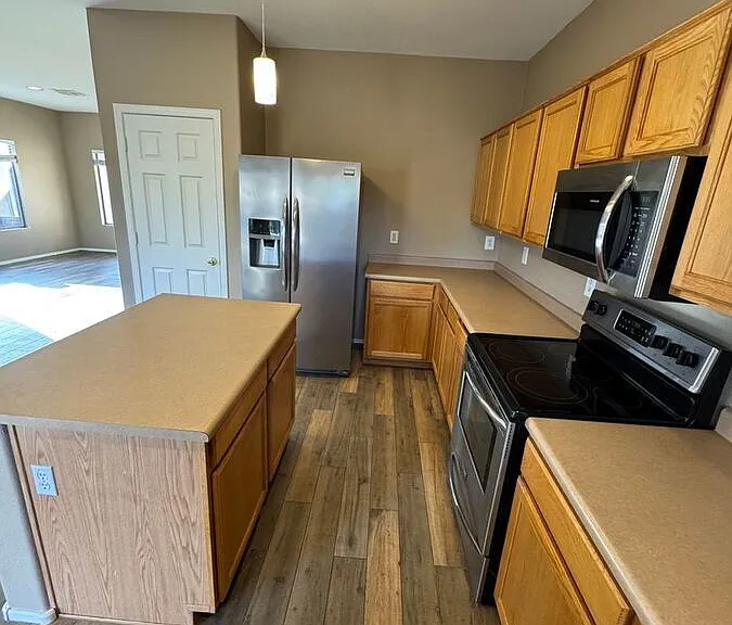 9450 W Quail Ave — Photo 7