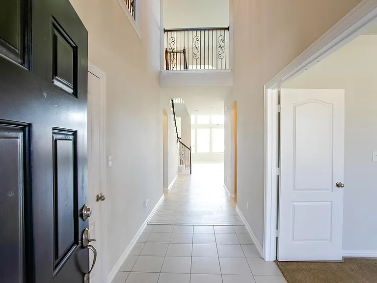 8049 Arezzo Dr — Photo 3