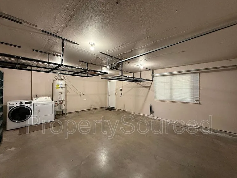 856 Nottingham Dr — Photo 32