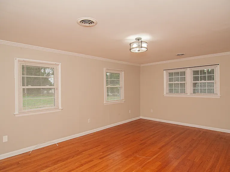 699 S Old Mill Rd — Photo 7