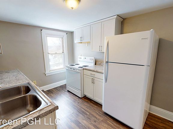 4th image of 208 S 5th St