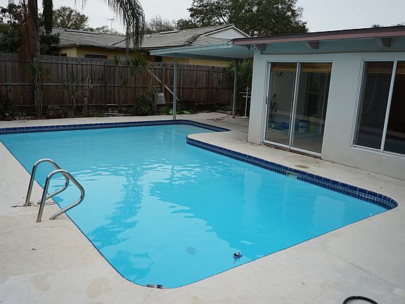 3rd image of 1833 Northwood Dr