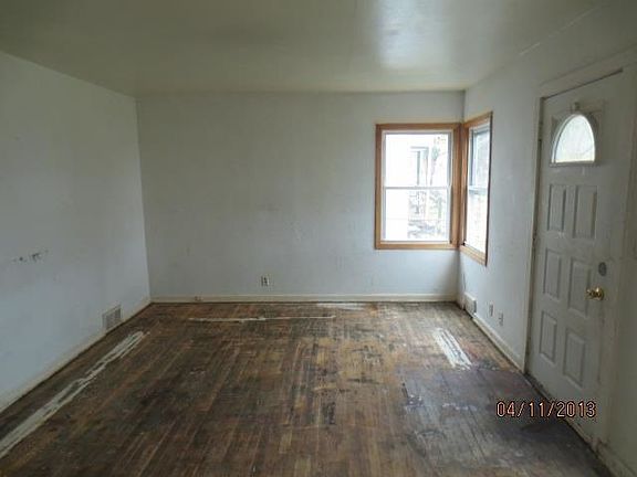 2nd image of 527 Webster Ave