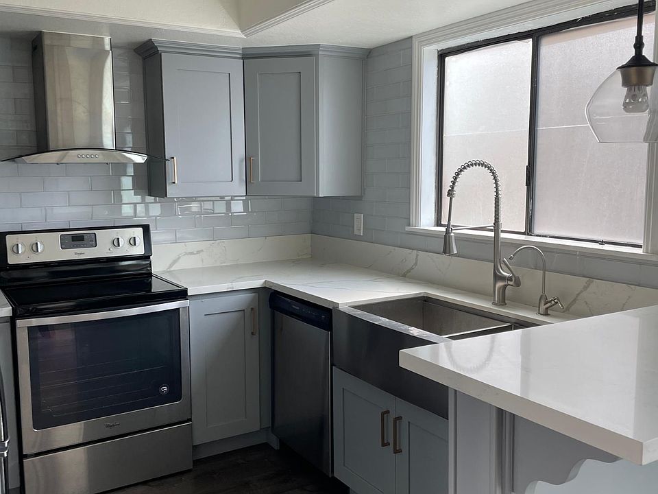 1st image of 3355 N Myrtle Ave