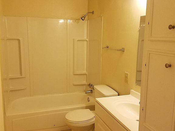 3rd image of 1201 Elsa Jane St