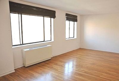 2nd image of 144 W 27th St Rm 9F