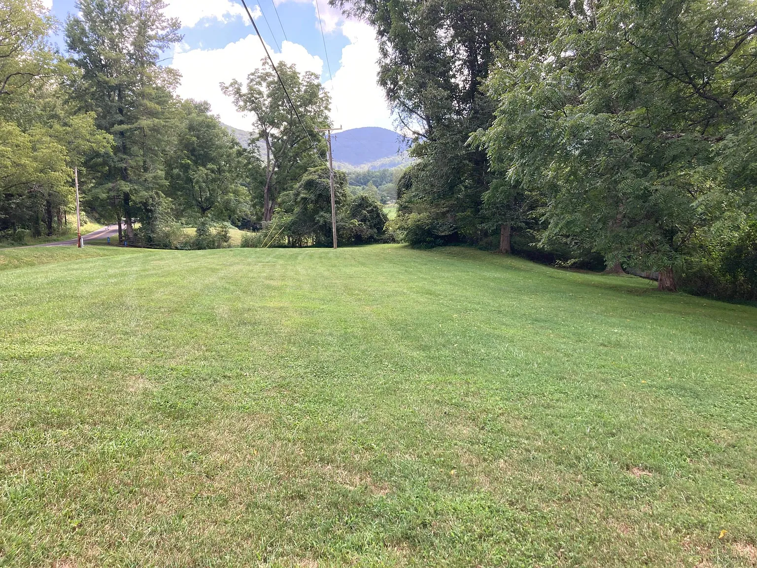 2 bed, 1060 sqft, $2,000 — Photo 2