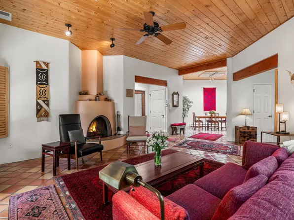 2868 Plaza Amarilla, Santa Fe, NM 87507