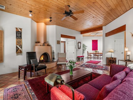 2868 Plaza Amarilla, Santa Fe, NM 87507