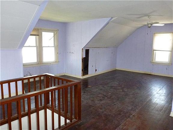 4th image of 1651 Fauver Ave
