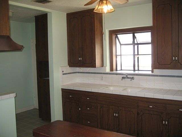 2nd image of 6543 Bellaire Ave