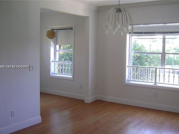 5th image of 4812 Pine Tree Dr APT 201