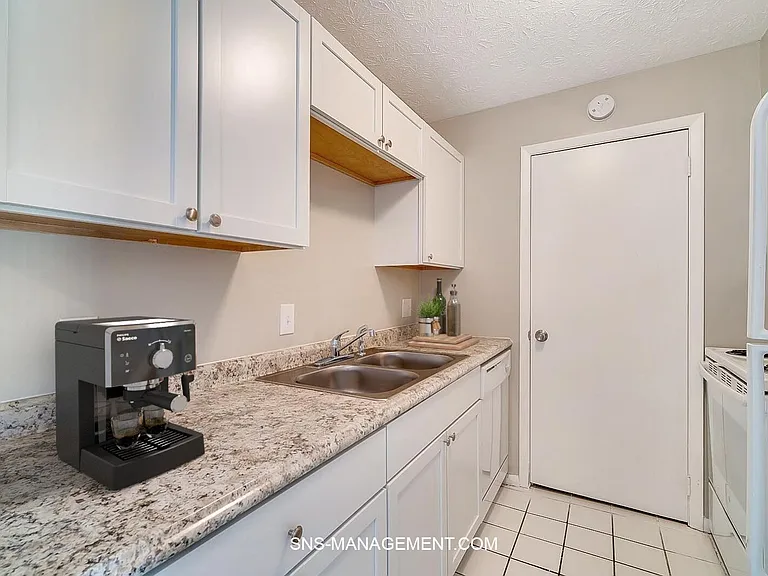 Woodside Aparments — Photo 5
