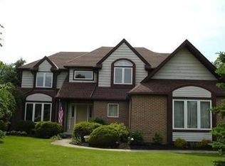 37570 Eagle Nest Dr, Grafton, OH 44044