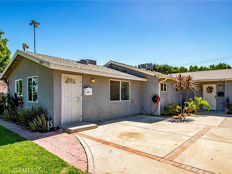 8847 Debra Ave — Photo 1