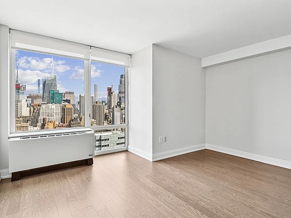 2nd image of 125 W 31st St APT 43G
