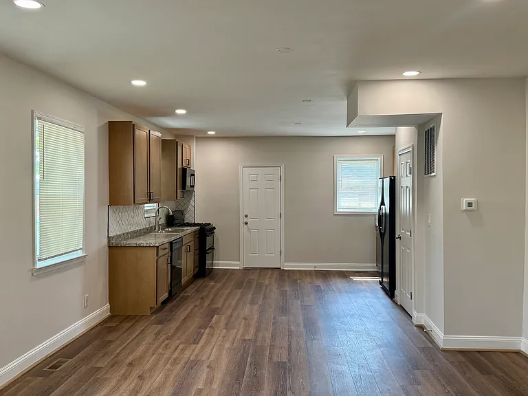 3321 Parklawn Ave — Photo 4