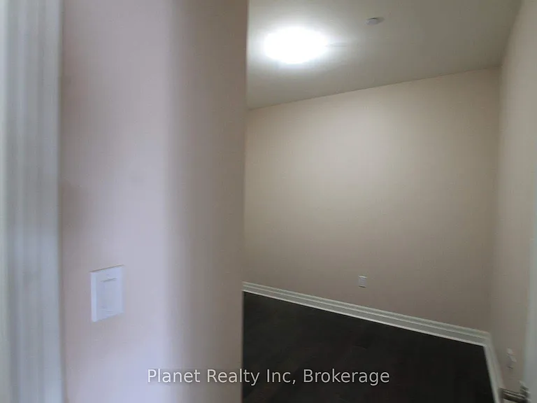 150 Wellington St E #312 — Photo 3