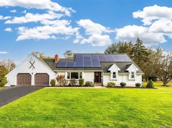 10 Holly Circle, Windsor, CT 06095