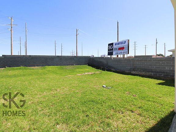 4th image of 3924 Sun Valley Dr