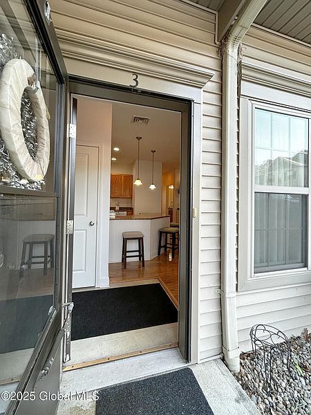 5th image of 73 Saratoga Road Unit 3