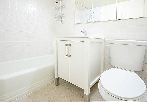 4th image of 321 E 48th St APT 5B