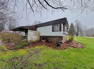726 Boyd St NE, Masury, OH 44438