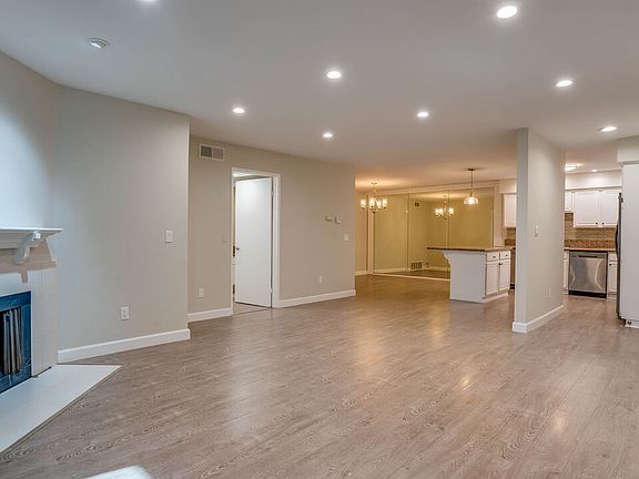 3rd image of 631 S Kenmore Ave APT 101