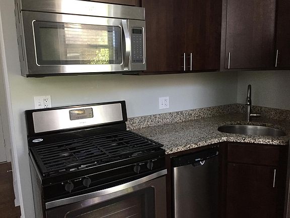 4th image of 656 W Belden Ave APT 203