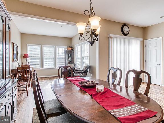 4th image of 10301 Lantern Ln