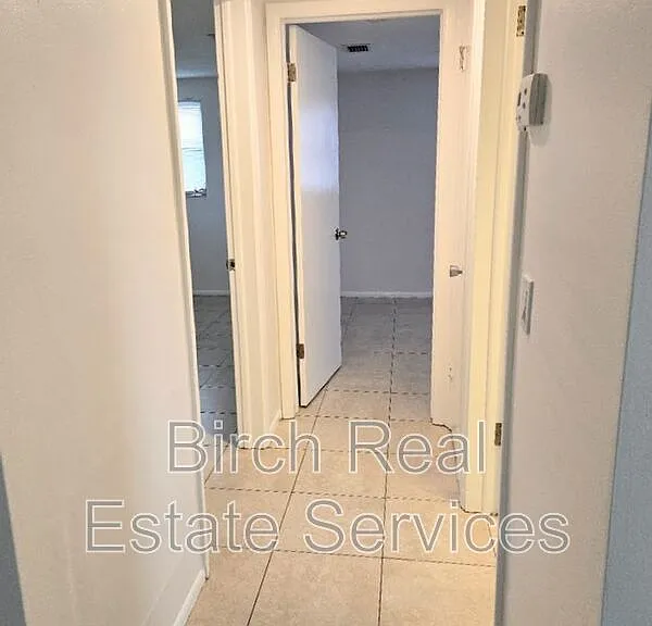 5304 Penguin Dr — Photo 9