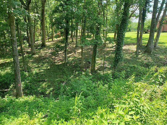 3rd image of 1930 Arlington Rd #B