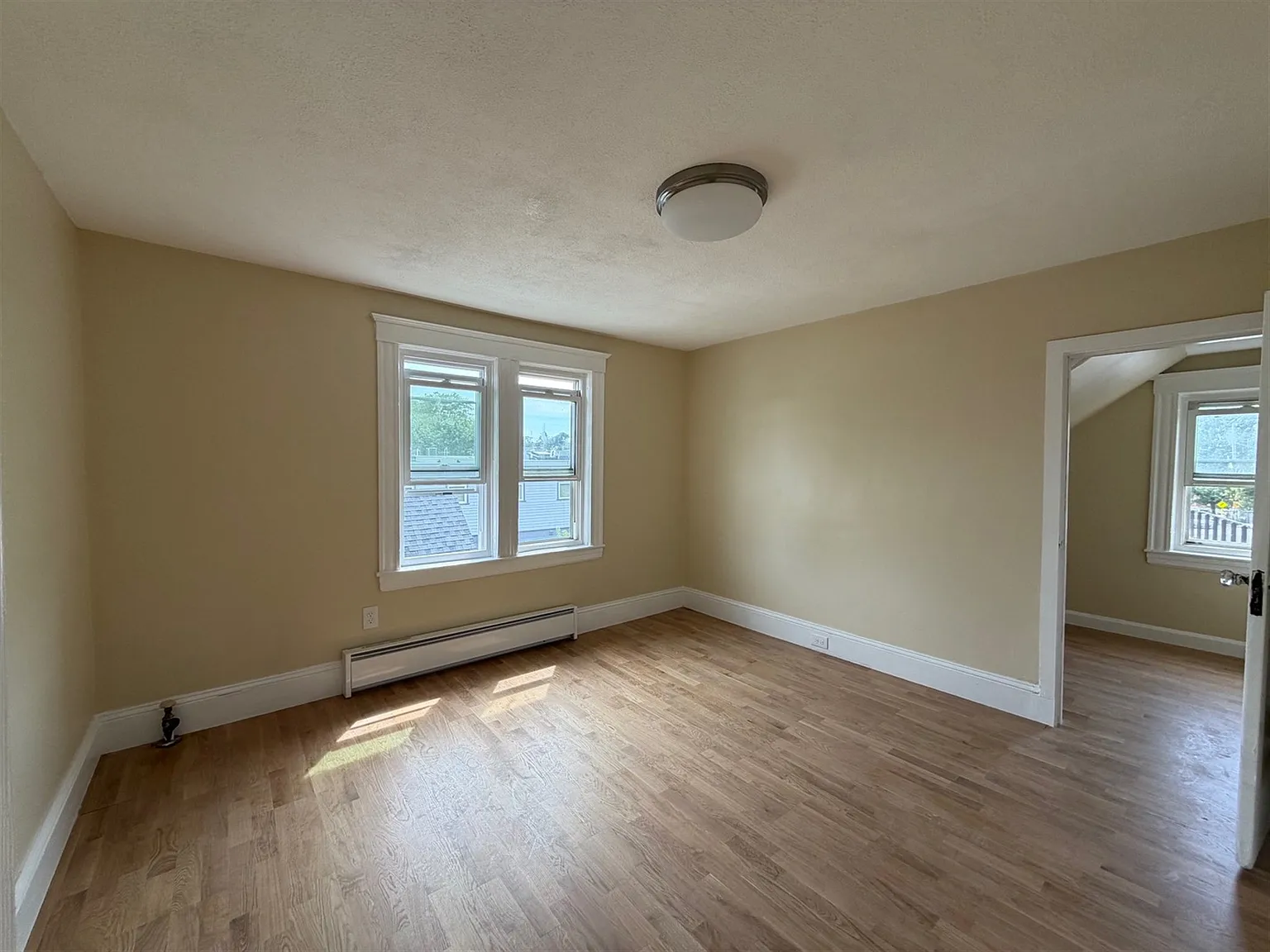 2 bed, 750 sqft, $2,600 — Photo 2