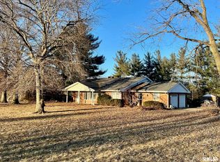 13821 Watkins School Rd, Oakford, IL 62673