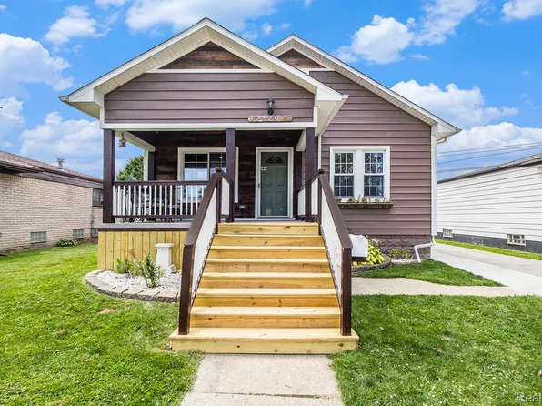 28207 Gladstone St, Saint Clair Shores, MI 48081