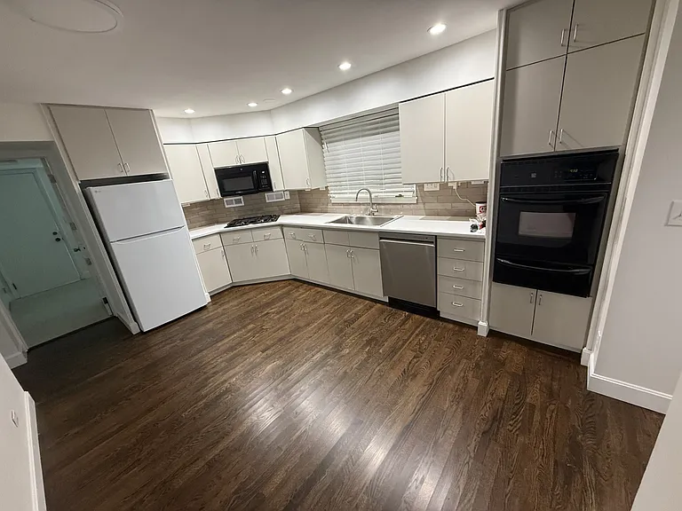 Spacious kitchen