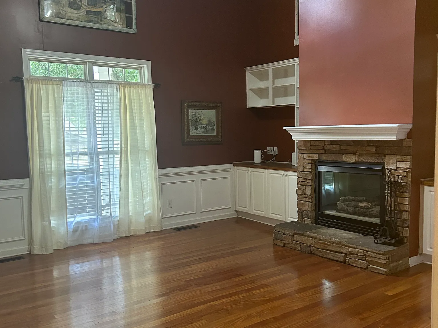 4 bed, 3.5 bath, 3500 sqft, $2,500 — Photo 4