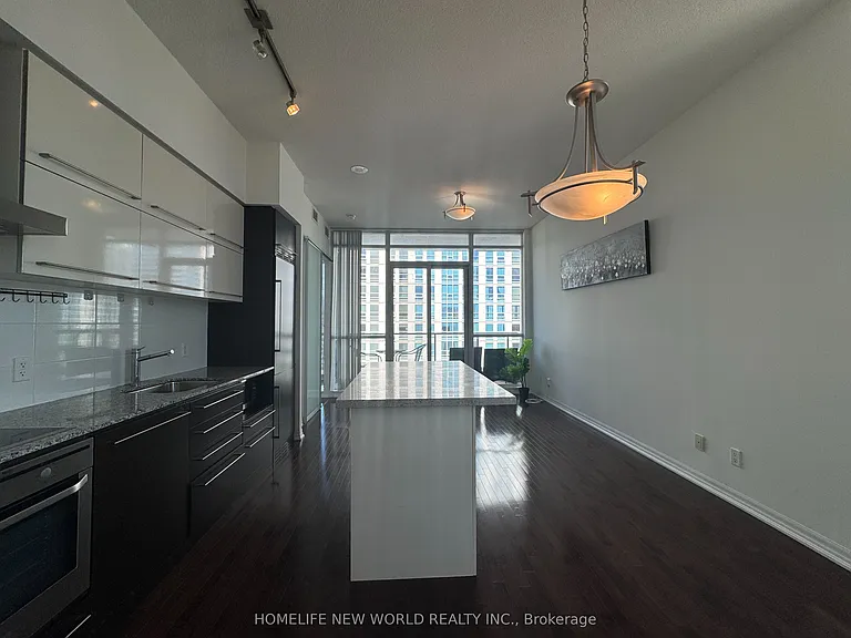 770 Bay St #Penthouse 206 — Photo 4