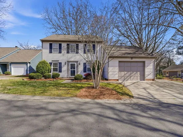 805 Farm Tree Ln, Charlotte, NC 28209