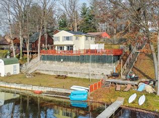 1145 Lakeshore Dr, Columbiaville, MI 48421