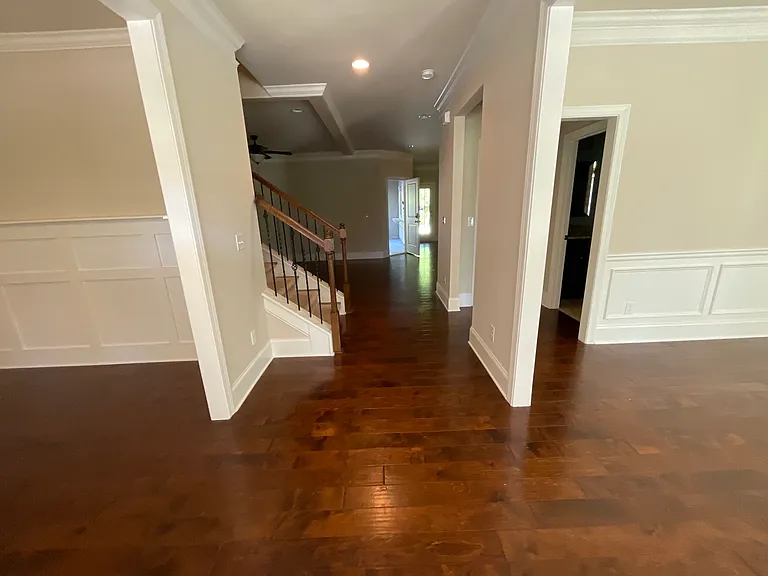 1520 Parkside Dr — Photo 5