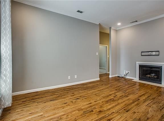 5th image of 3311 Blackburn St APT 217