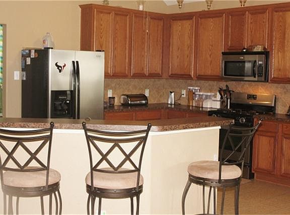 Breakfast bar, Kitchen is open to the living area