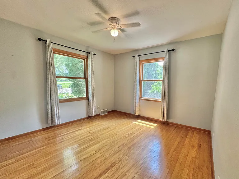 222 S Midvale Blvd — Photo 27
