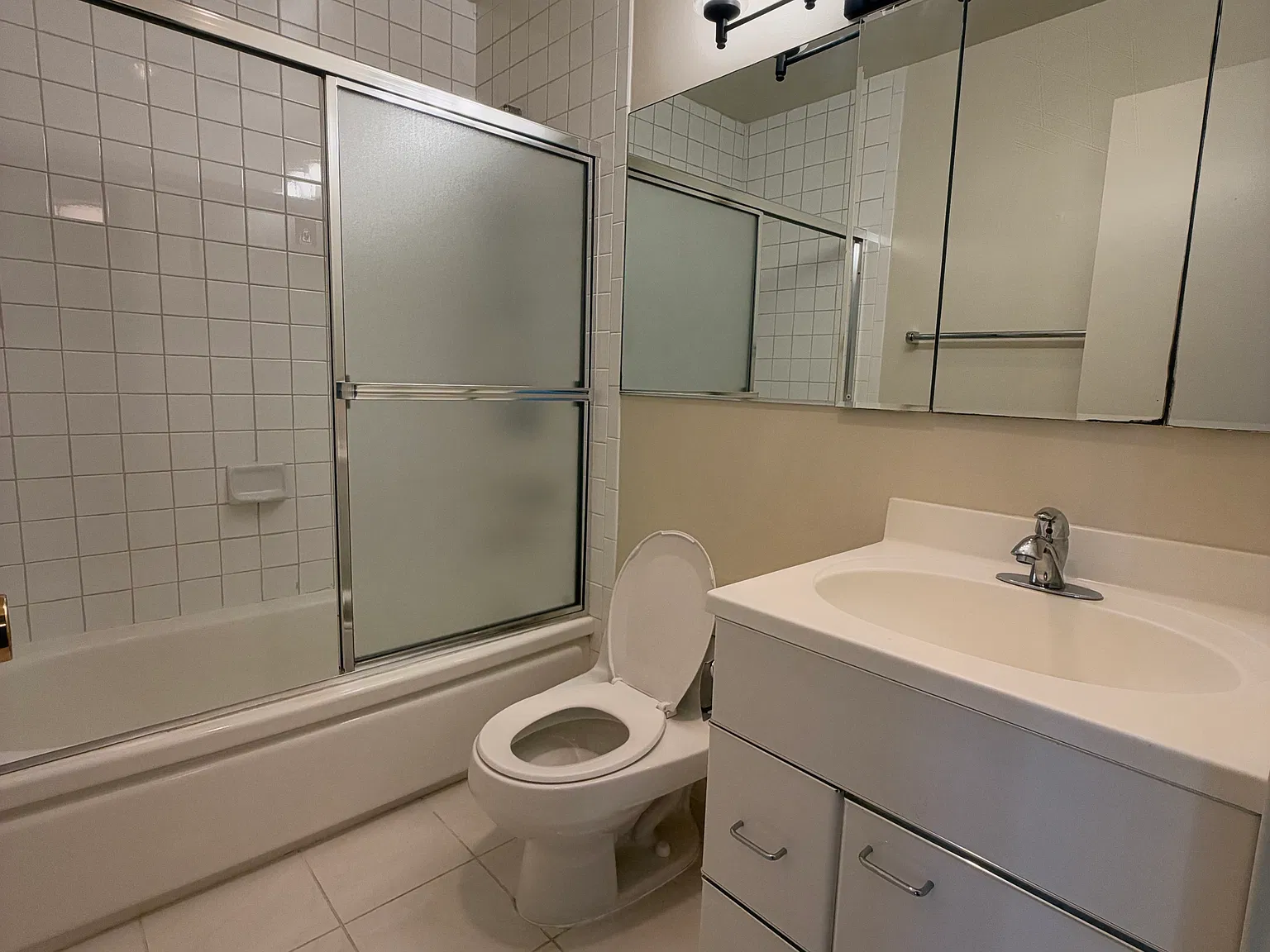 2 bed, $6,750 — Photo 4